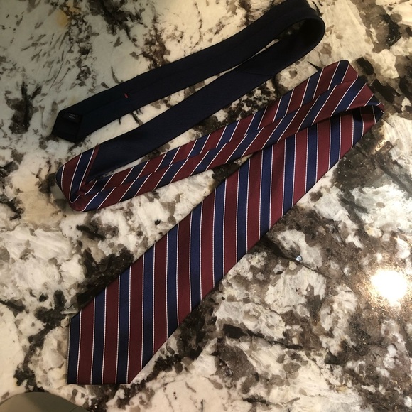 Tommy Hilfiger Repp 100% Silk Tie - Burgundy Red & Blue - Picture 8 of 9